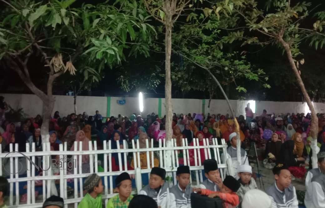Photo of Meriahkan Muharram, Jam’iyyah “Manesan” Rembang Gelar Santunan Anak Yatim