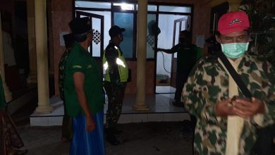 Photo of Kali Ini, Giliran PAC Ansor Rembang Semprotkan Zat Disinfektan Bersama Jajaran Muspika